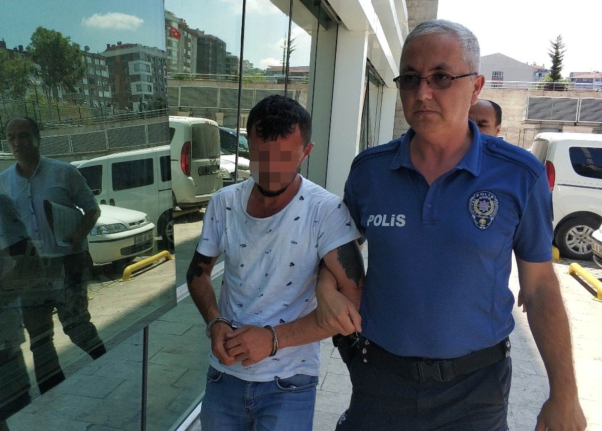 Cep telefonu hırsızı önce kameraya, sonra polise yakalandı