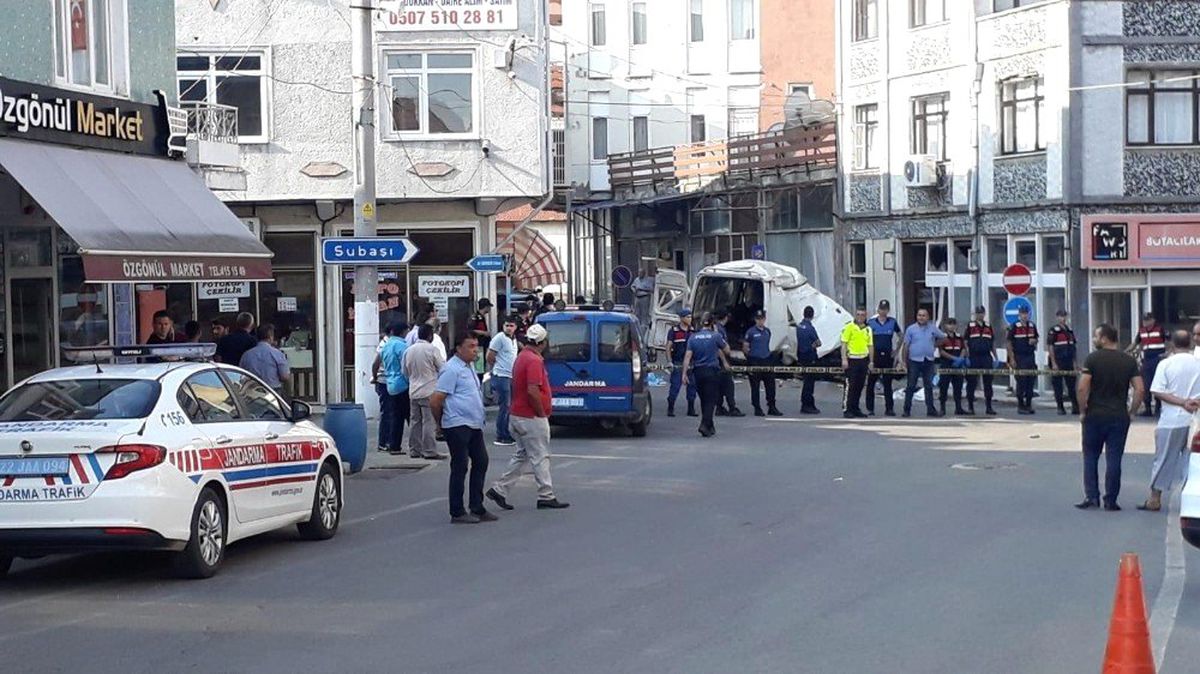 Edirne\'de katliam gibi kaza: 10 ölü, 30 yaralı