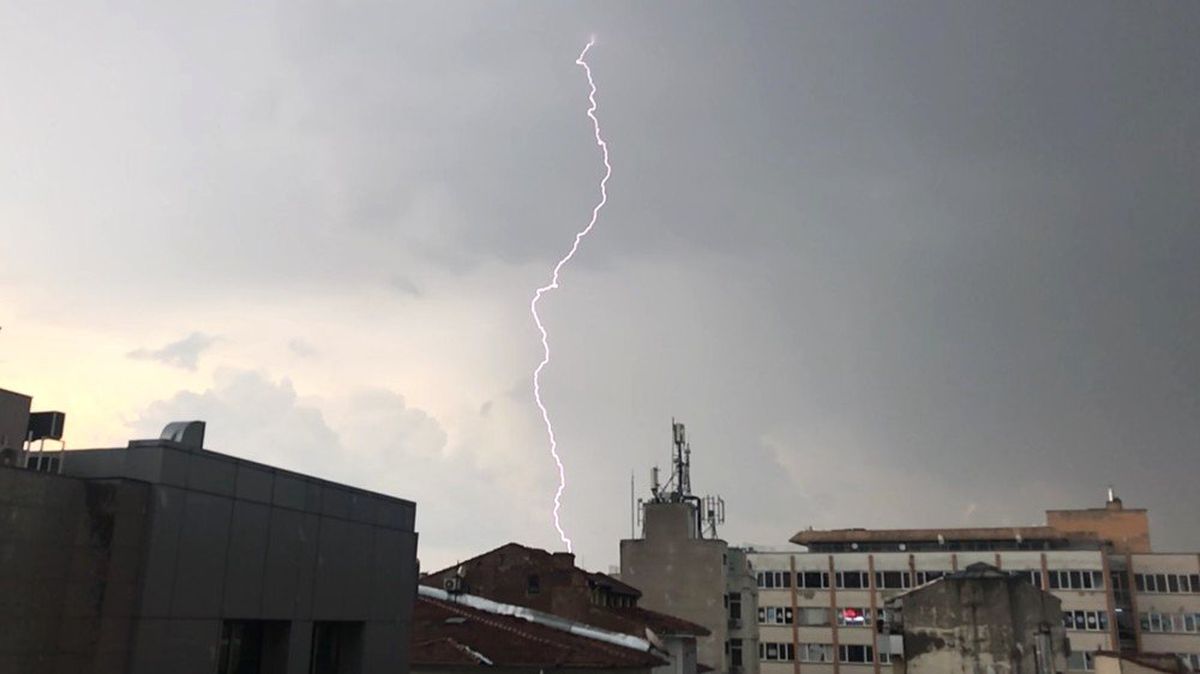 Eskişehir\'de şimşekli gün