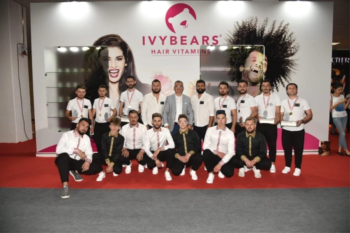 Eskişehir\'i 2019 yeni saç modelleri şov ekipleri ile temsil ettiler