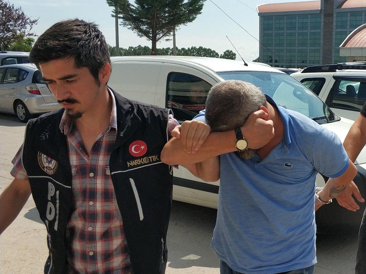 Evinde uyuşturucu madde ile yakalandı