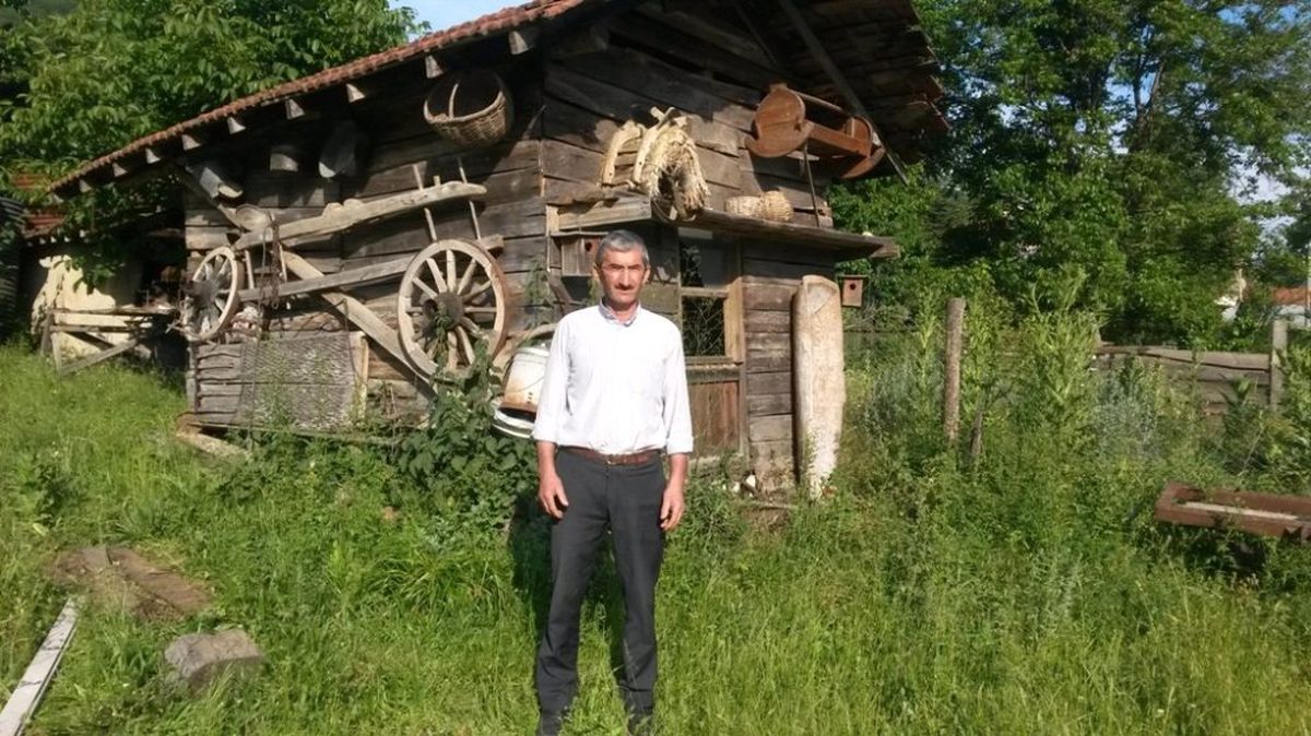 Evini müzeye çevirdi