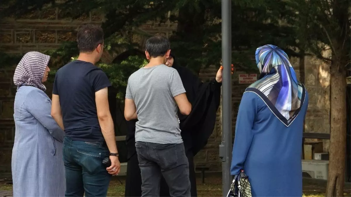 Göz açıp kapayıncaya kadar çantayı götürdüler