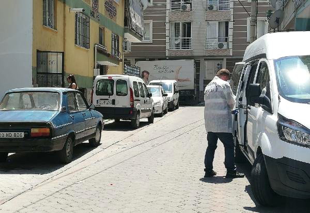 İki çocuk annesi, kendini astı