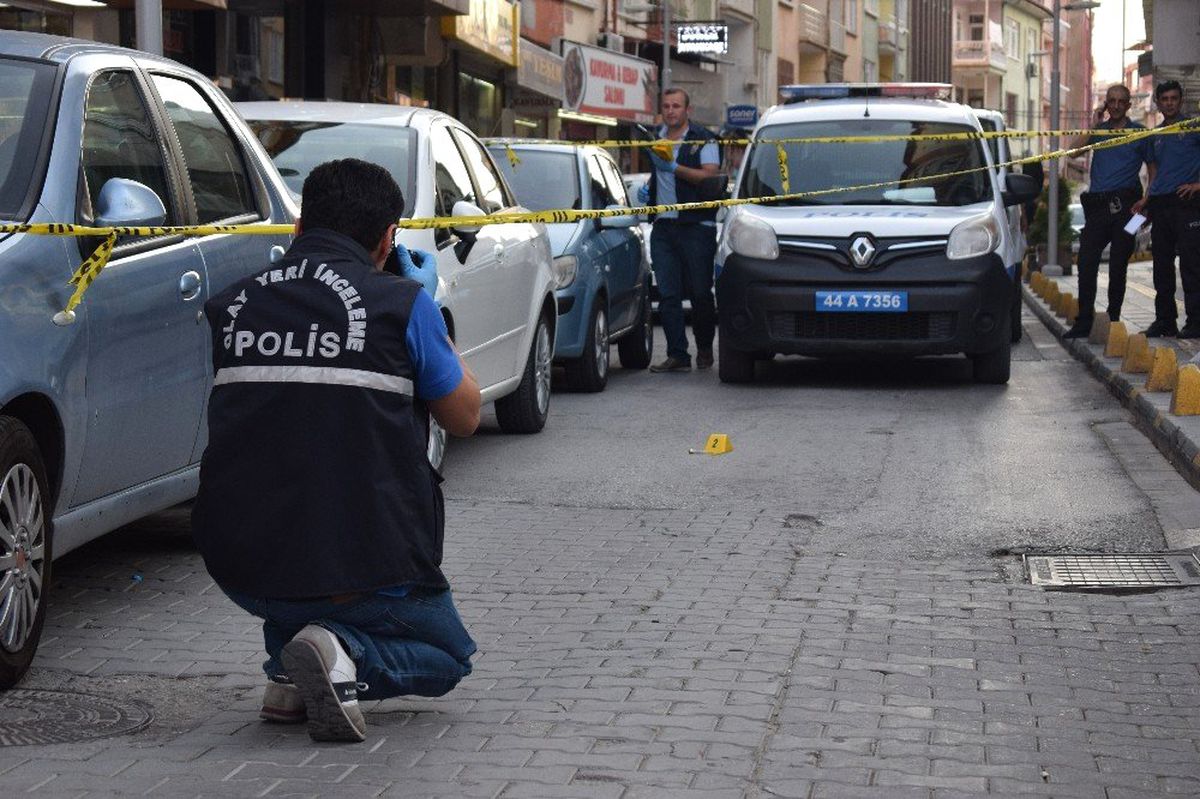 İş yerine pompalı tüfekli saldırıda müşteri yaralandı