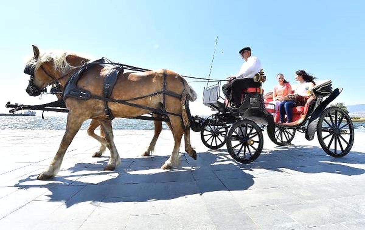 İzmir\'de fayton dönemi kapandı
