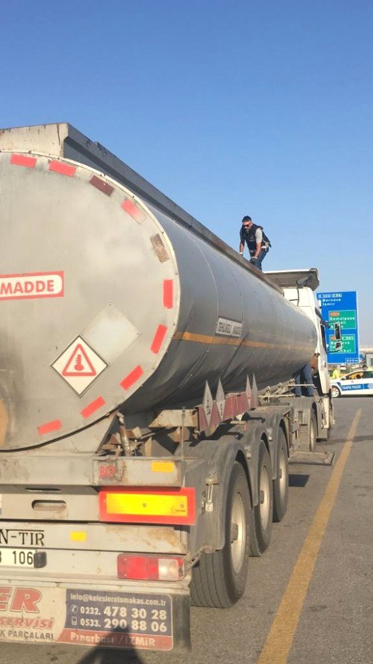 İzmir\'de yaklaşık 33 ton kaçak akaryakıt ele geçirildi