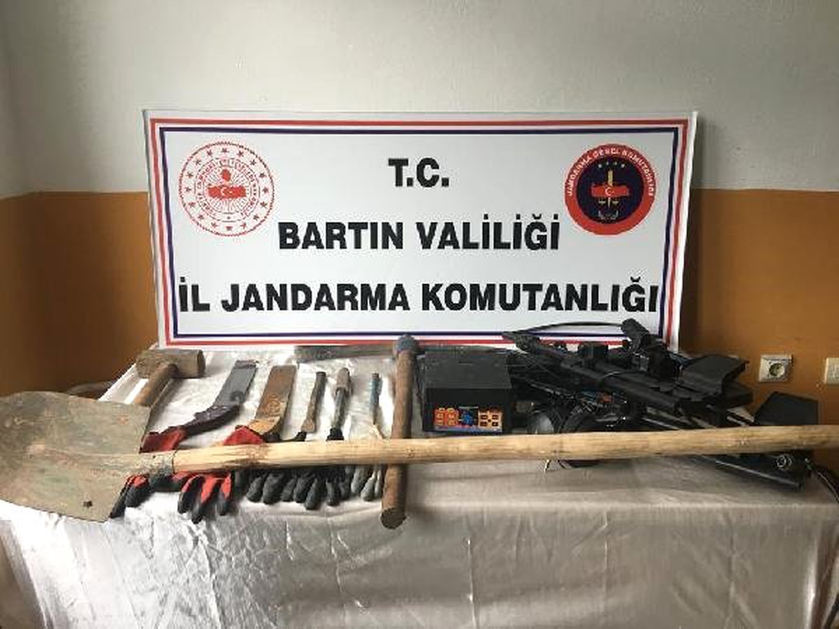 Kaçak kazıya 3 gözaltı