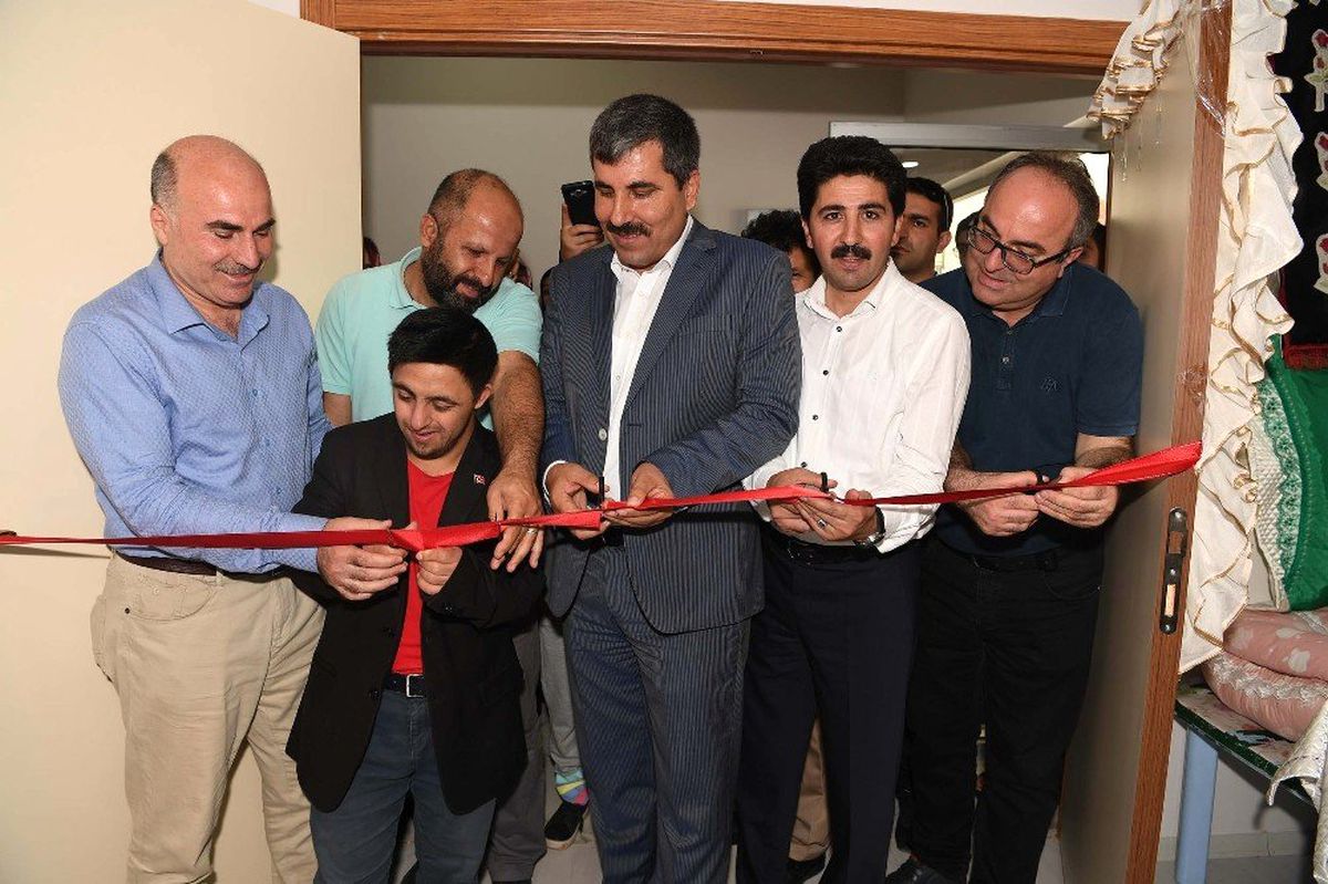 Kadınların bilgi evlerinde yaptığı ürünler görücüye çıktı