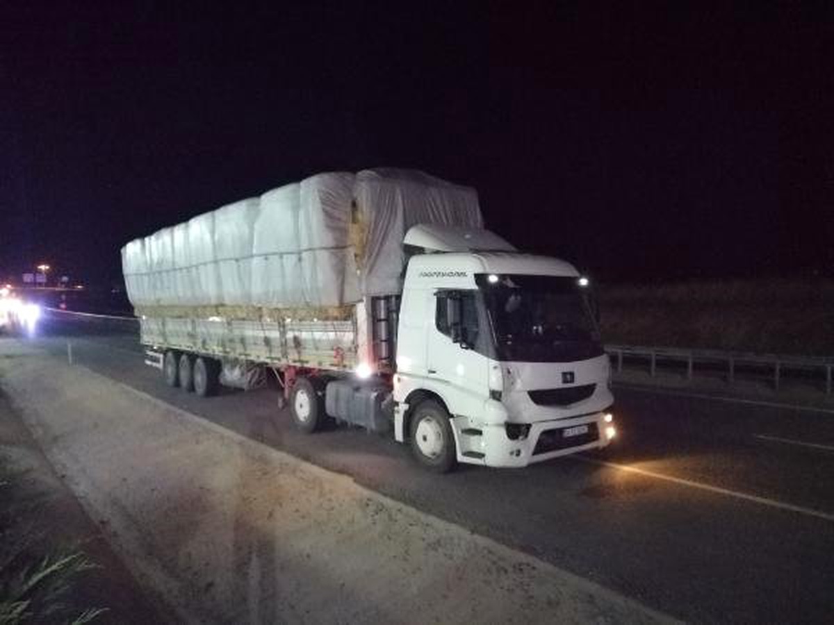 Kamyonun çarptığı baba ve 4 yaşındaki kızı yaşamını yitirdi