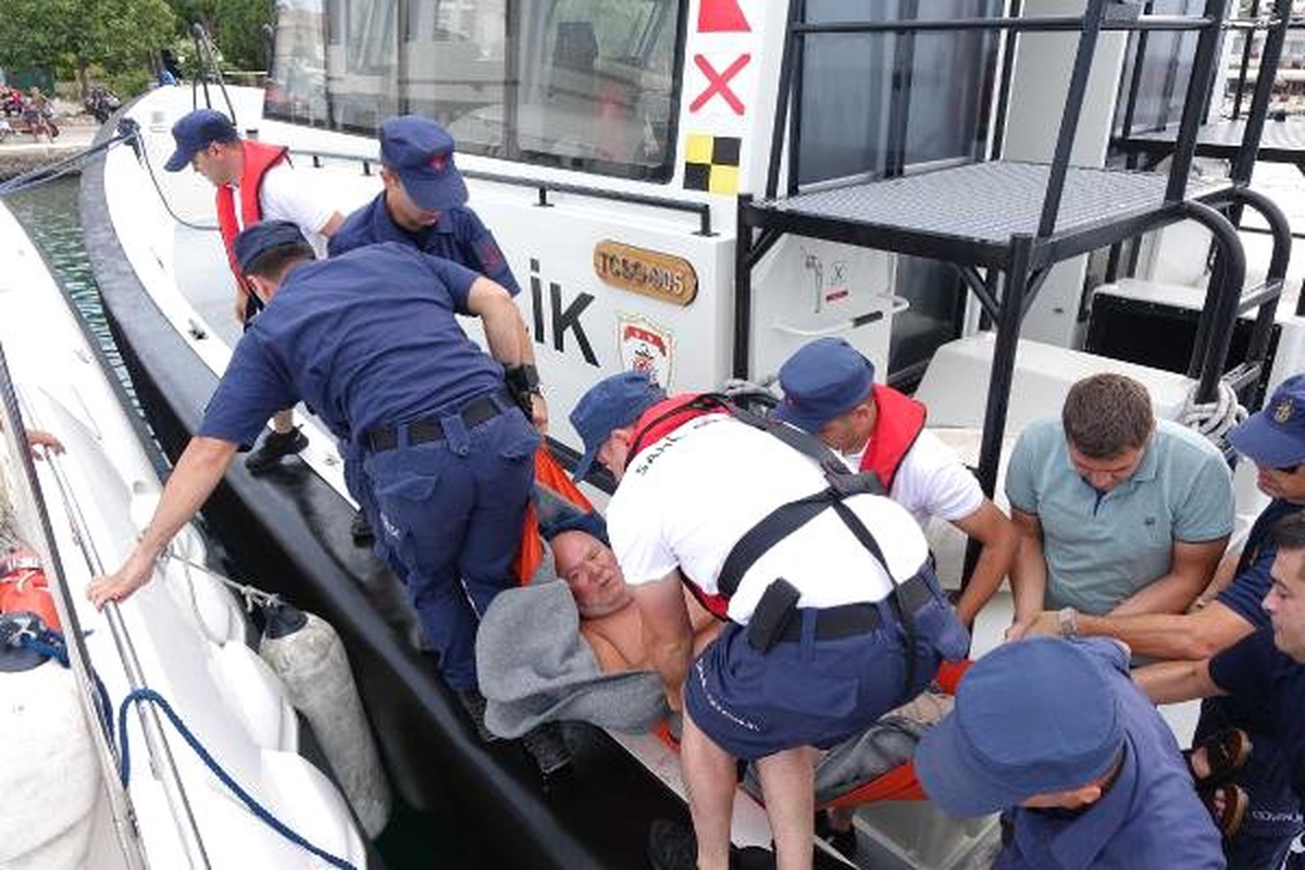 Kano üzerinde baygınlık geçirdi, Sahil Güvenlik kurtardı