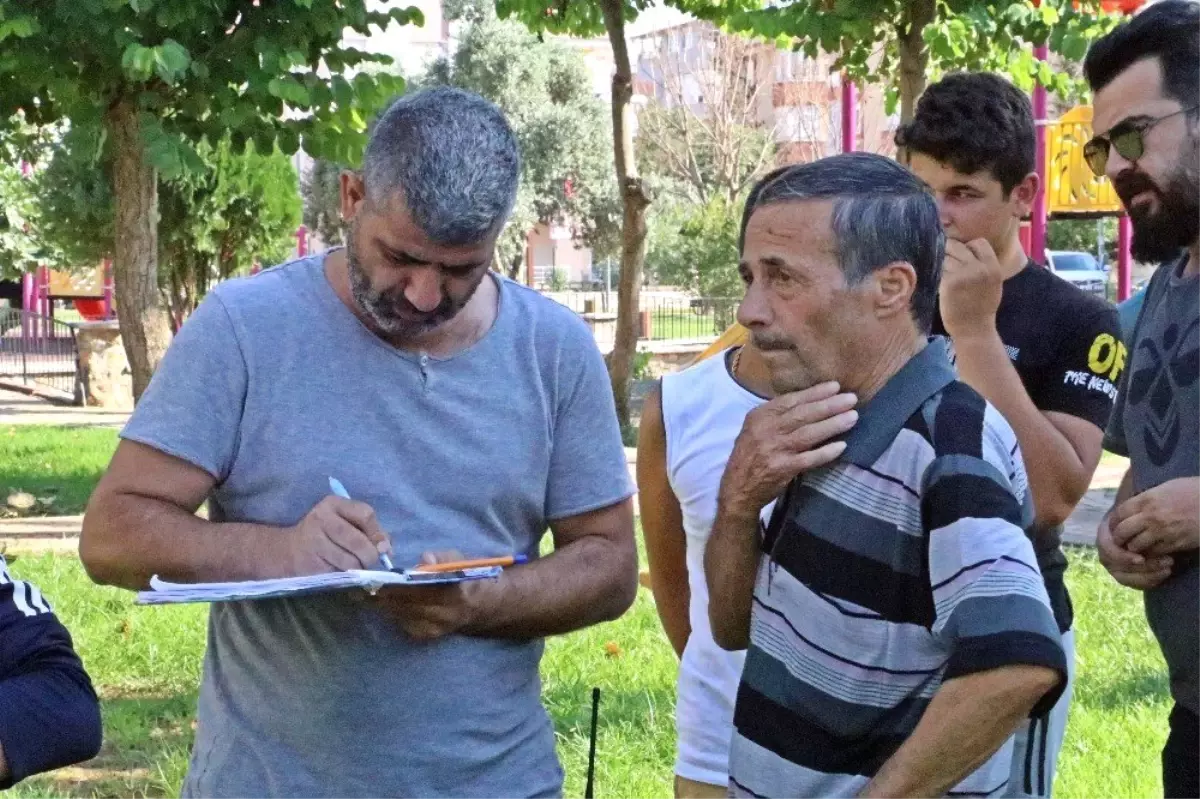 Namaza hazırlanan yaşlı adama kapkaç şoku