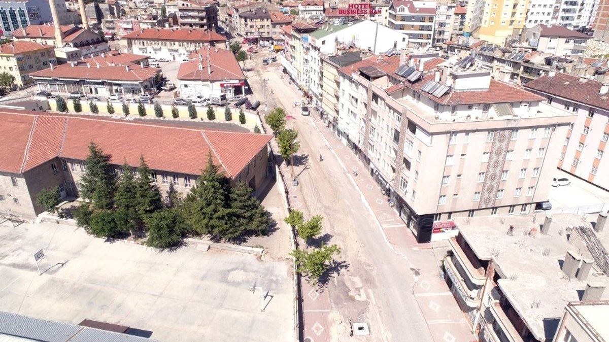 Nevşehir Belediyesi\'nin sıcak asfalt atağı sürüyor