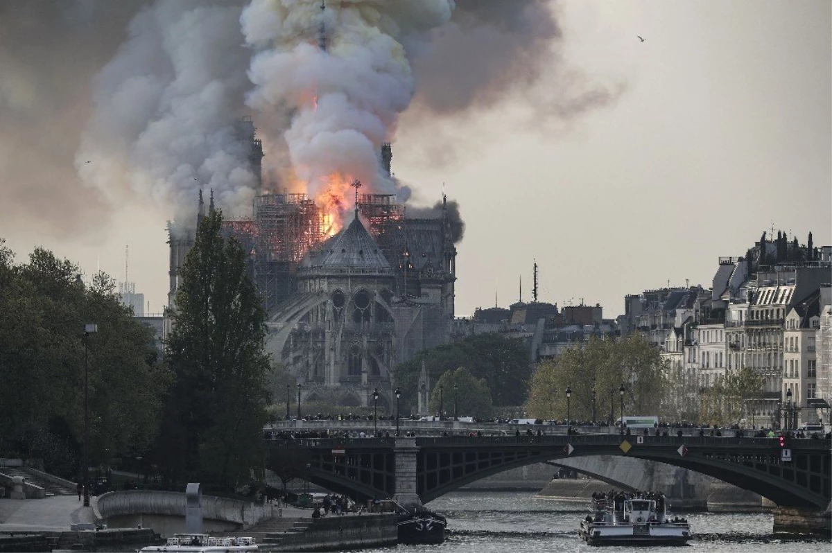 Notre Dame yangınında suç unsuruna rastlanmadı