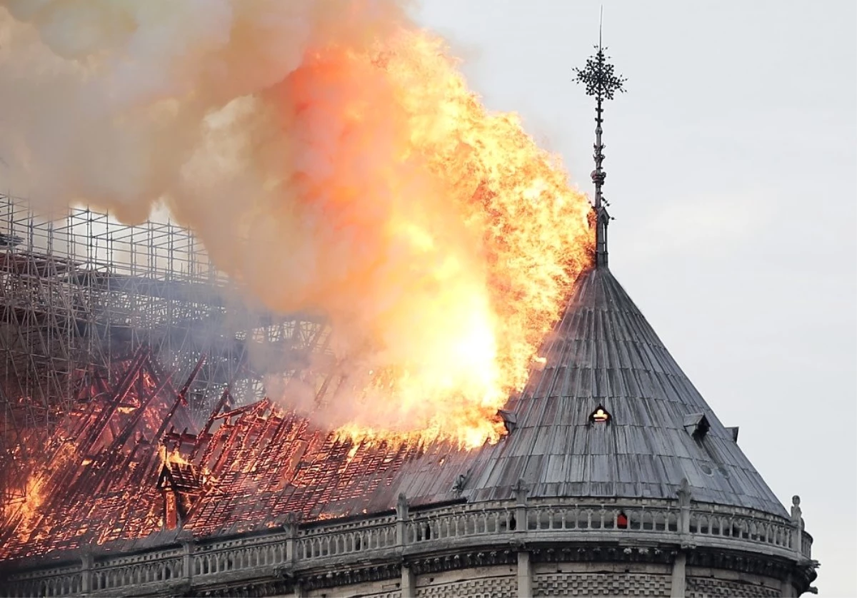 Notre Dame yangınında suç unsuruna rastlanmadı