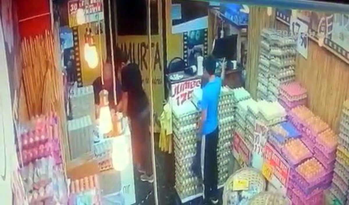 (ÖZEL) Sadaka kutusu hırsızları kamerada