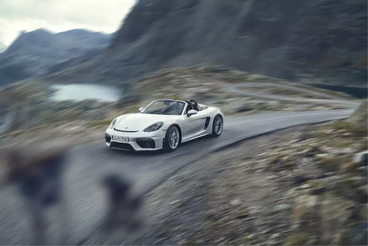 Porsche 718 Spyder ve 718 Cayman GT4, 420 Beygirlik Güç