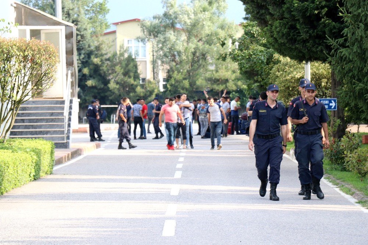 Sakarya İl Jandarma Komutanlığında görevli 58 asker erken terhis oldu