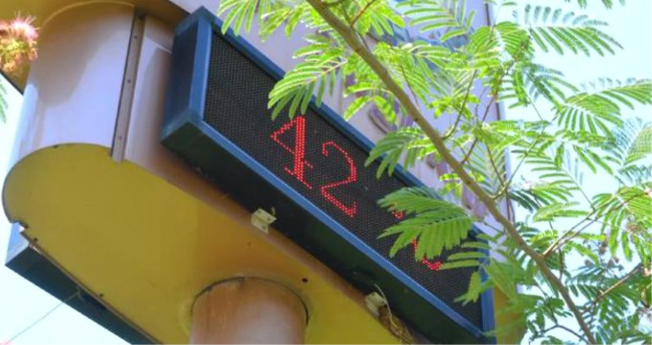 Termometrelerin 42 dereceyi gösterdiği Adana\'da vatandaşlar zor anlar yaşadı