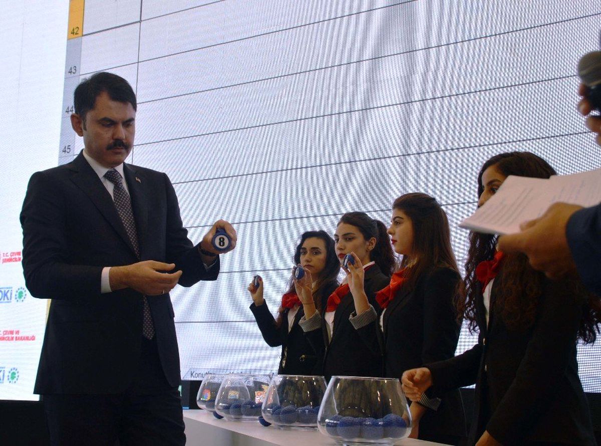 TOKİ\'nin Başakşehir Kayabaşı sosyal konutları ilk kurası yapıldı