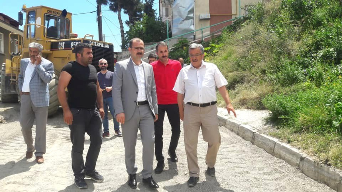 Tosya\'da bozulan yollara yeniden parke döşeniyor