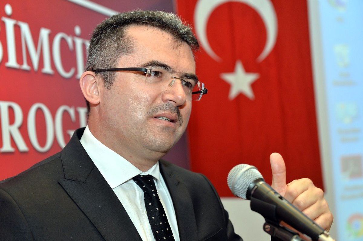 Vali Memiş: "Çoban değil, sürü yöneticisi"