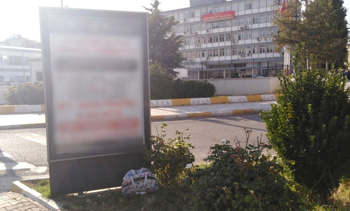 Valilik önündeki şüpheli çanta paniğe neden oldu