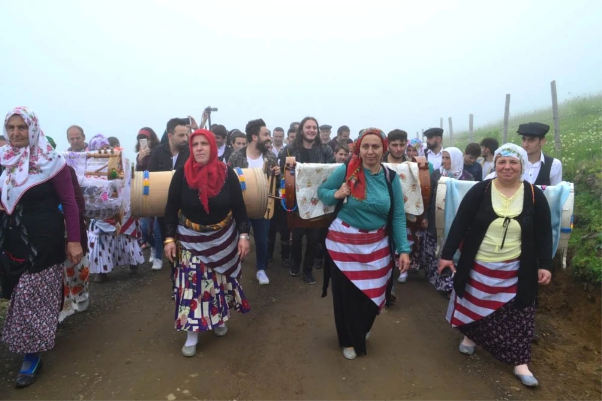 Yayla göçü renkli görüntülerle başladı