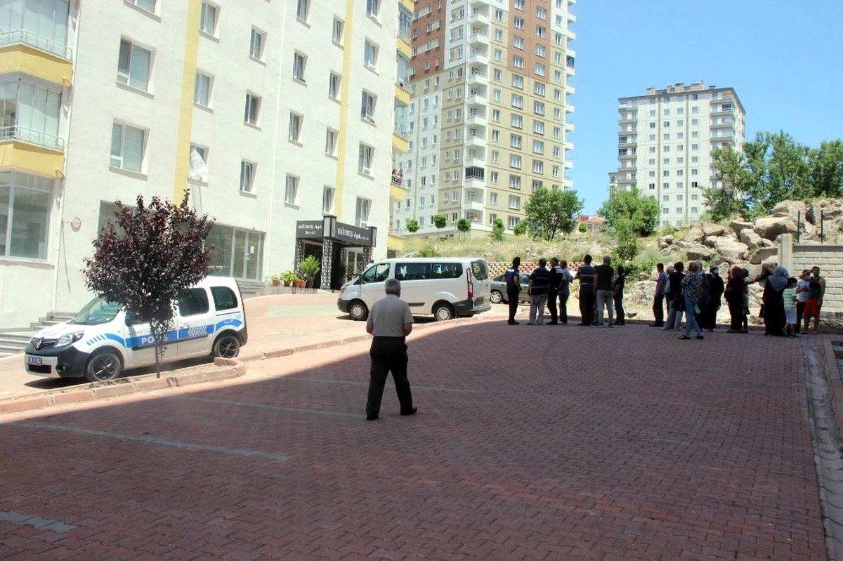 13. kattan düşen genç kız hayatını kaybetti