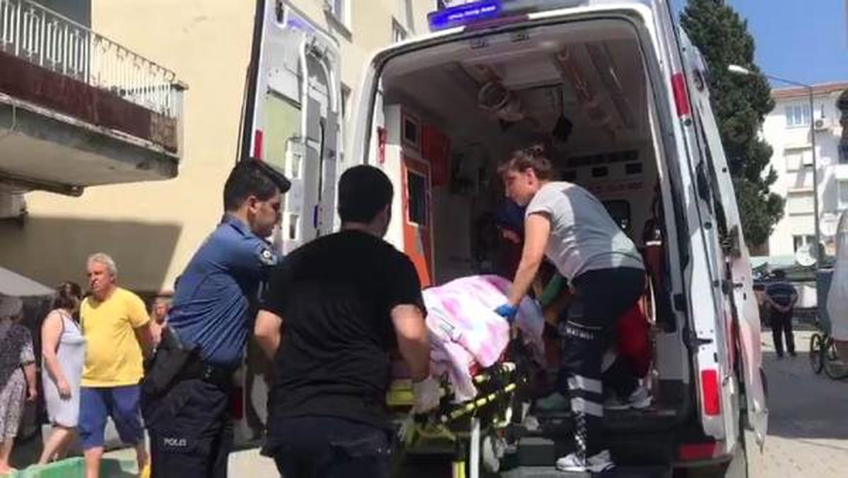 3\'üncü kat balkonundan düşen kadın ağır yaralandı