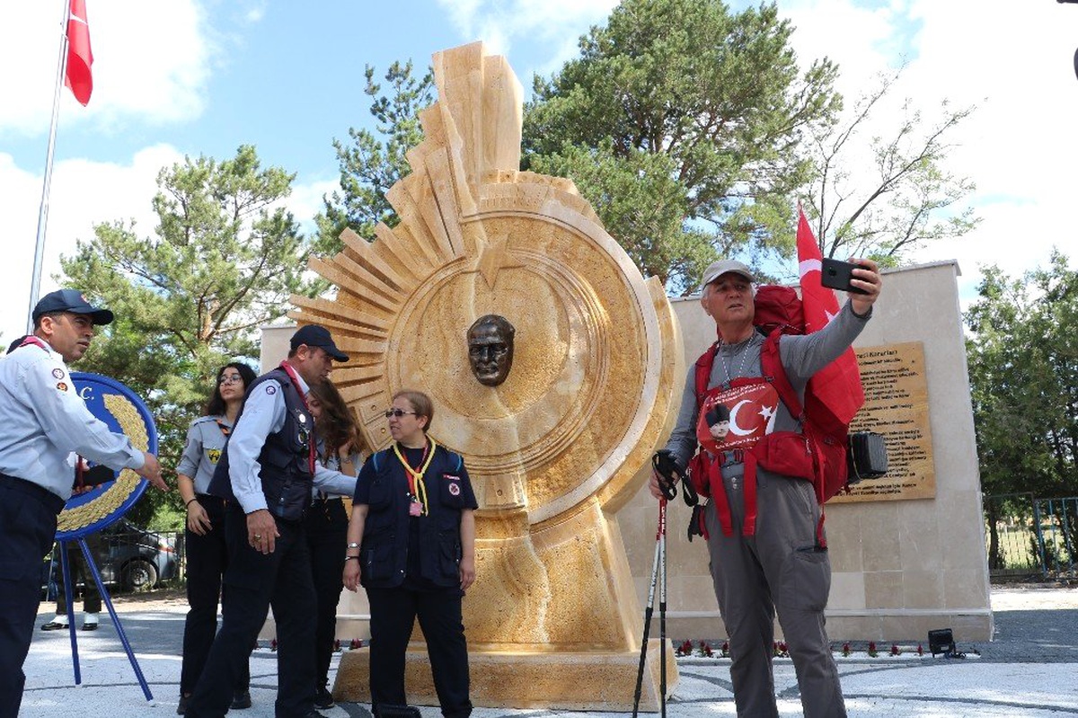 Atatürk\'ün Sivas\'a gelişinin 100\'üncü yılı kutlandı