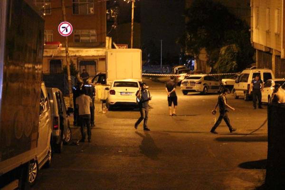 Bağcılar\'da silahlı çatışma: 4 ağır yaralı