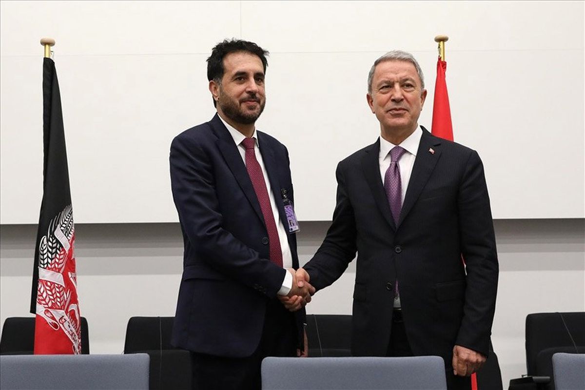 Bakan Akar, Afganistan Savunma Bakanı Khalid ile görüştü