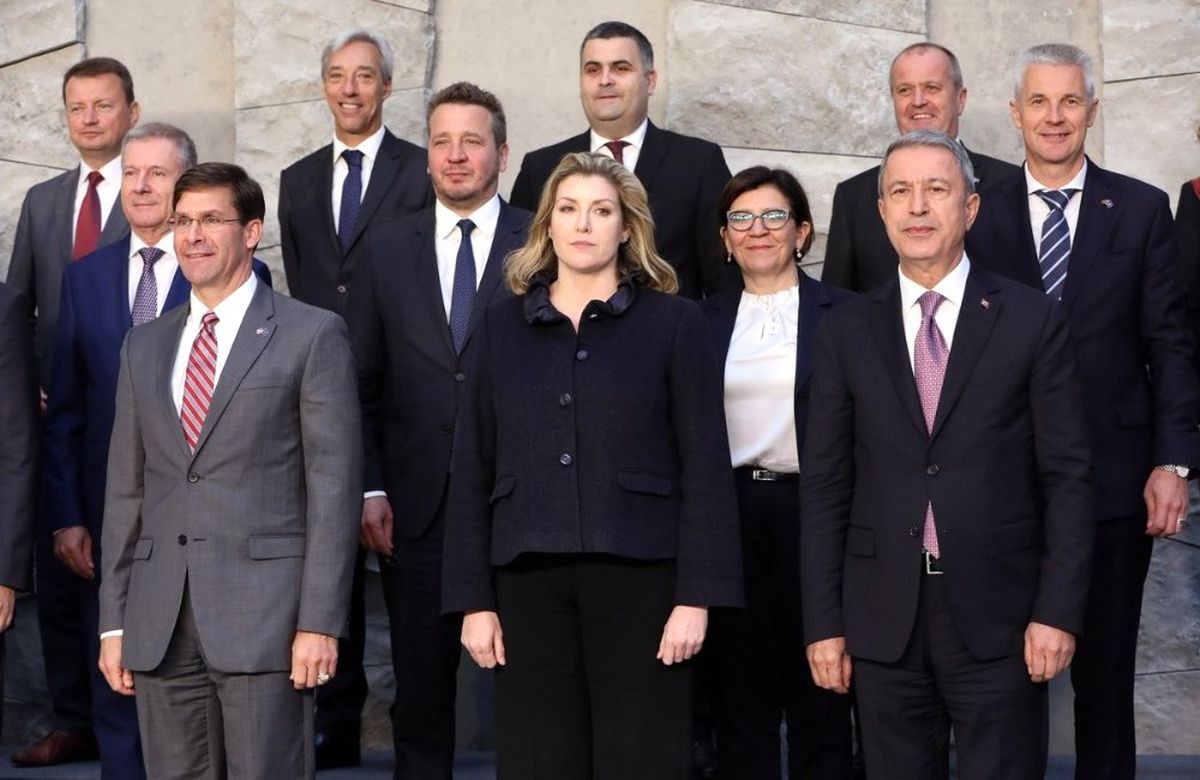 Bakan Akar, NATO\'da Savunma Bakanları aile fotoğrafına katıldı