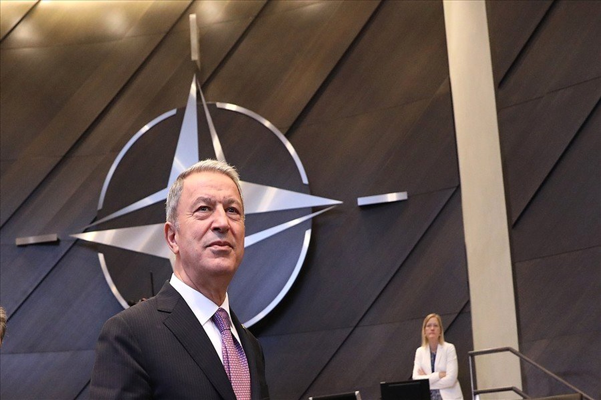 Bakan Akar, NATO\'nun ikinci gün oturumuna katıldı