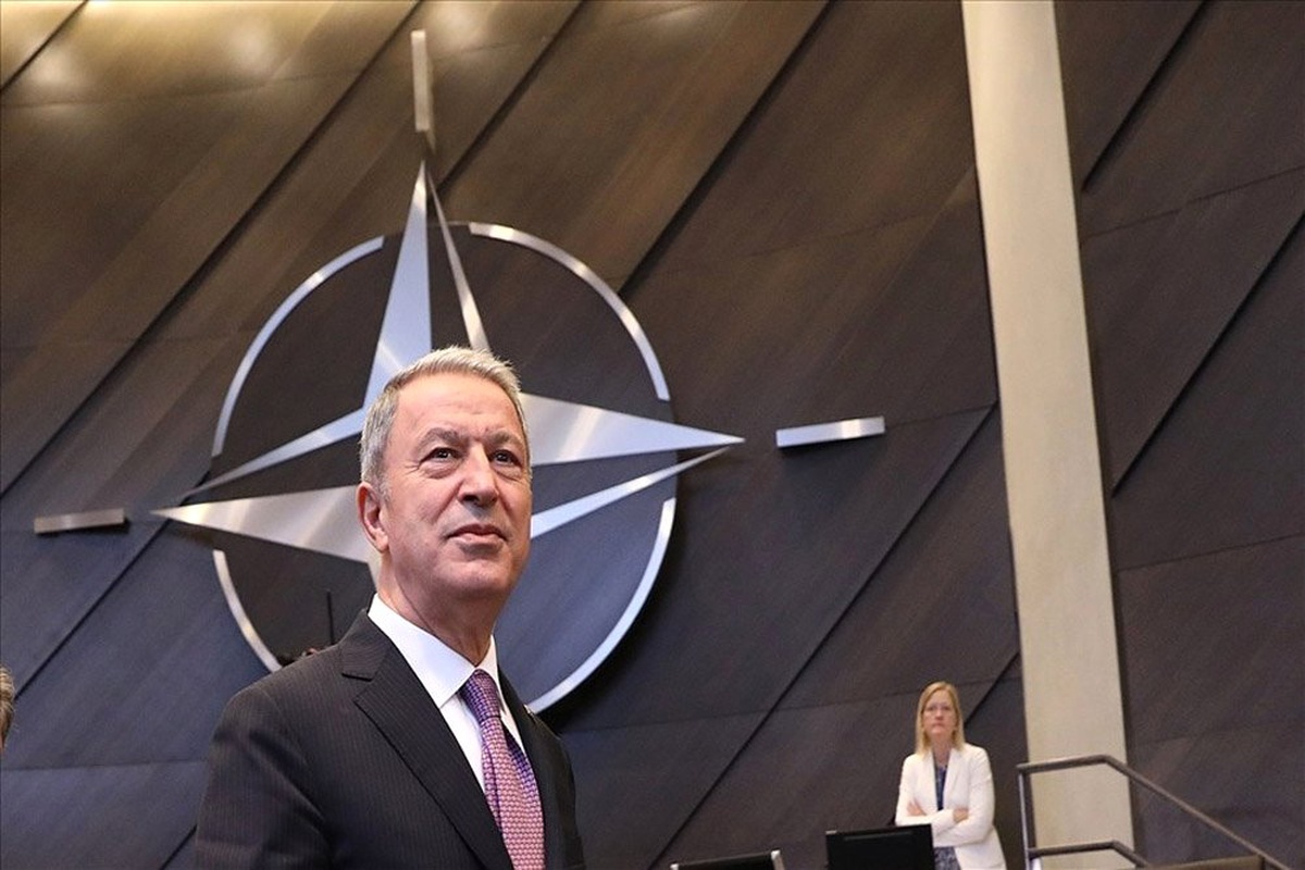 Bakan Akar, NATO\'nun ikinci gün oturumuna katıldı