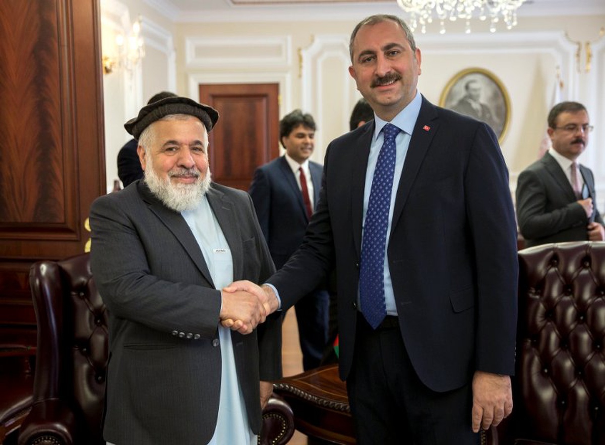 Bakan Gül, Afganistan Adalet Bakanı Enver ile görüştü
