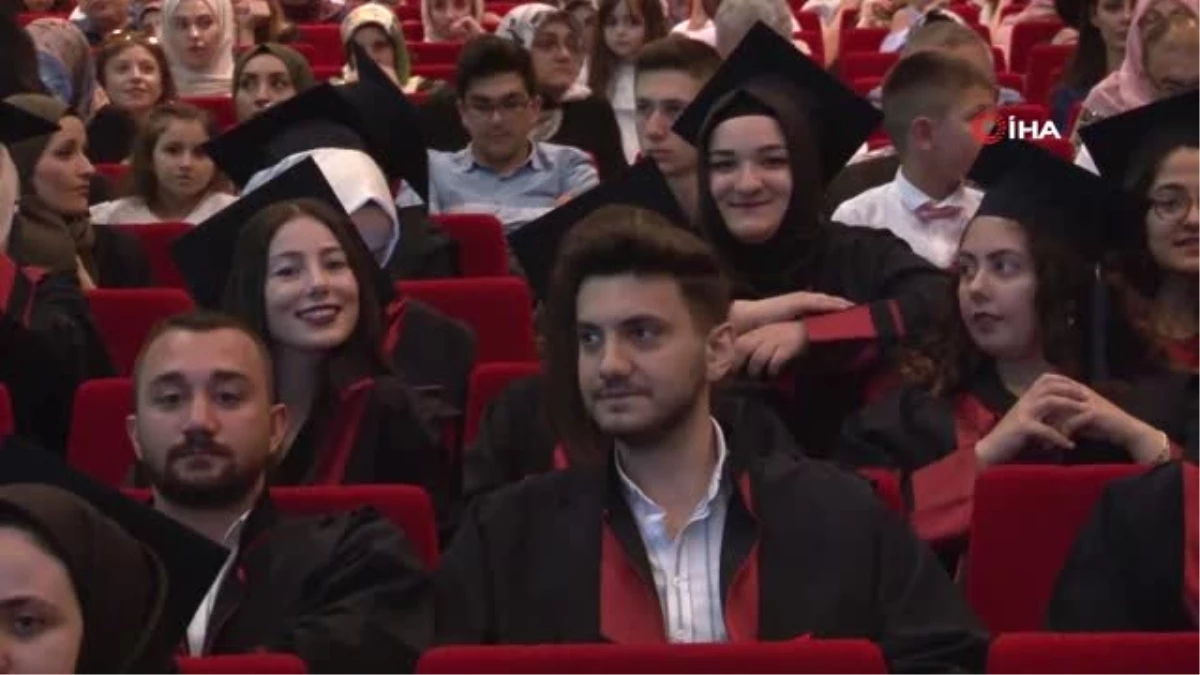 Bakan Mehmet Nuri Ersoy, Fatih Sultan Mehmet Üniversitesi mezuniyet töreninde konuştu