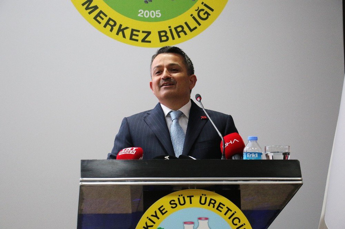 Bakan Pakdemirli: "Ulusal Kırmızı Et Konseyi kesim fiyatlarını açıklayacak, üreticinin mağduriyeti...