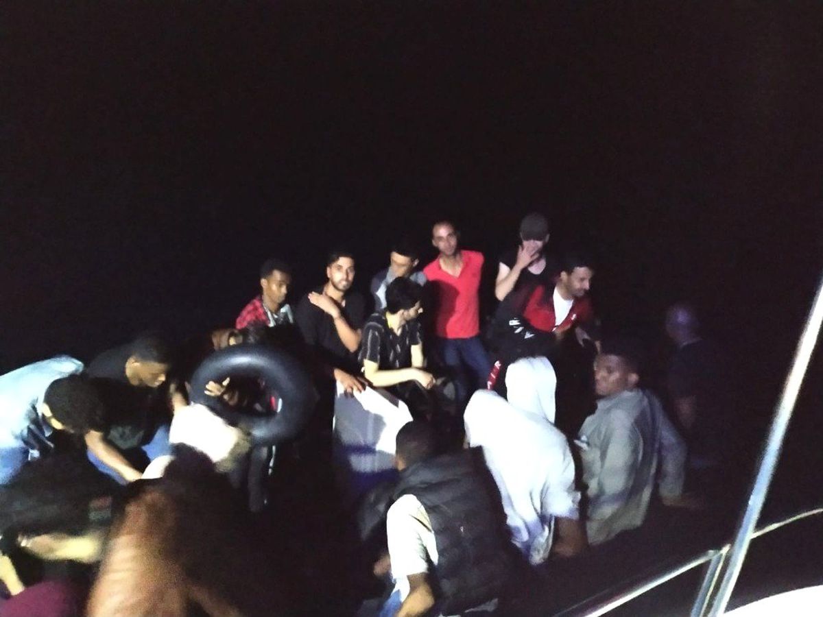 Bodrum\'da lastik botla kaçmaya çalışan 51 kaçak göçmen yakalandı
