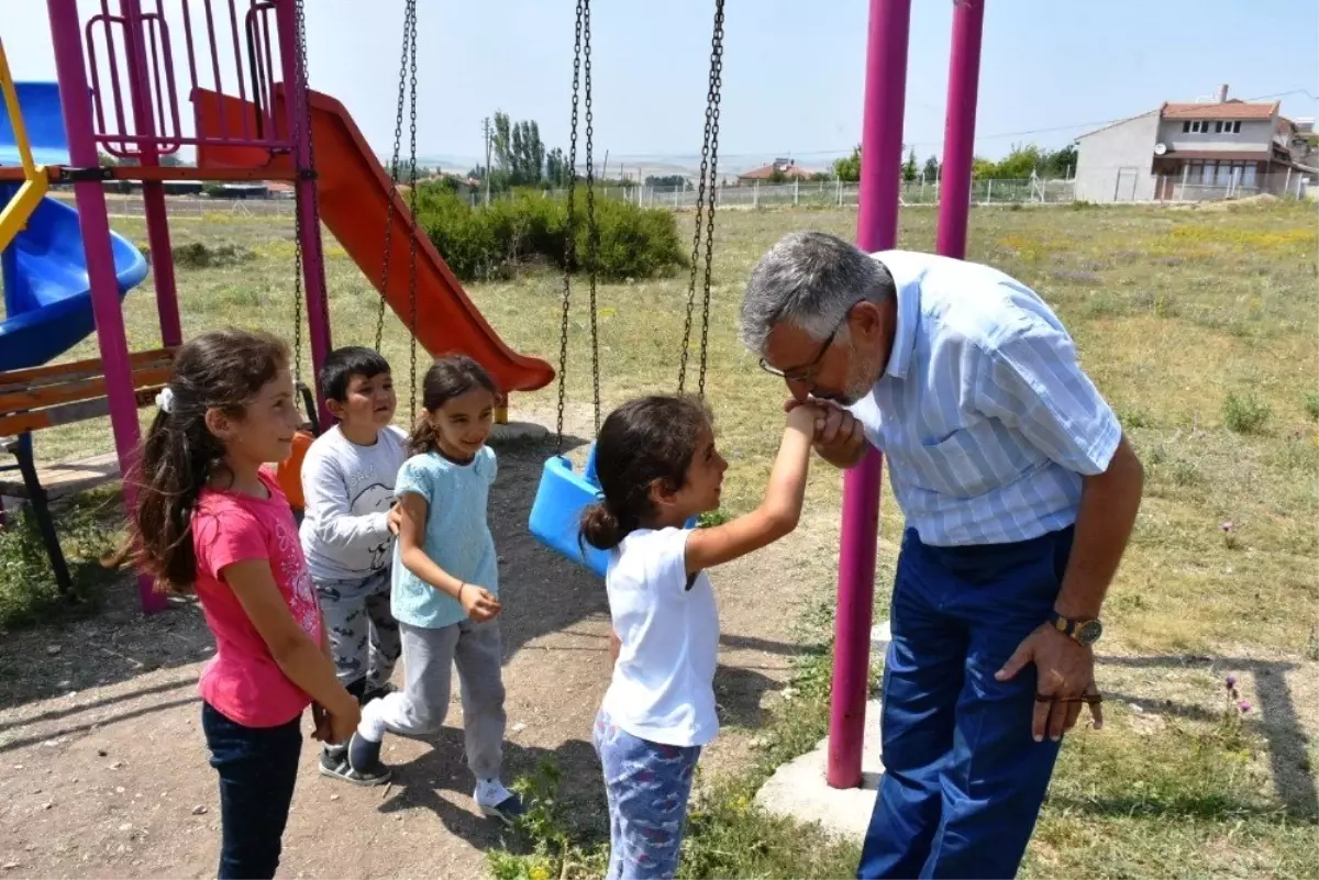 Bozkurt, Oklubalı\'nda pazarcı esnafı ve vatandaşla buluştu