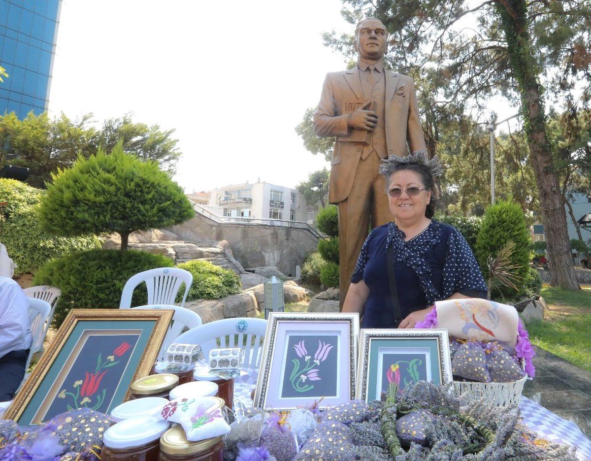 Bucalı kadınlar el emeklerini sergiledi