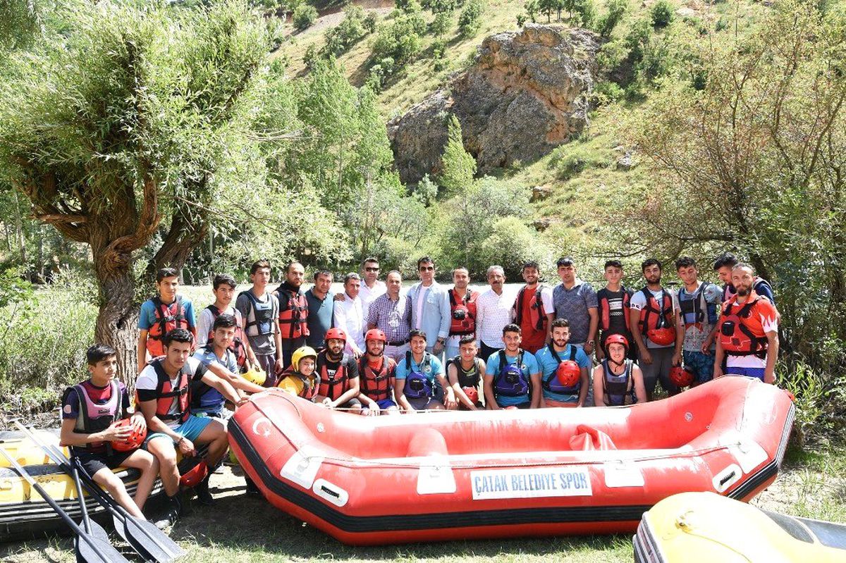 Çatak\'ta rafting heyecanı