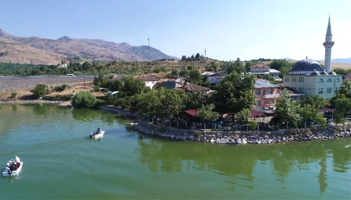 Doğal güzelliğiyle dikkat çekmişti, o köye ilgi arttı