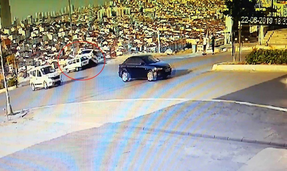 Esenyurt\'ta polis memurunun ölümden döndüğü kaza kamerada
