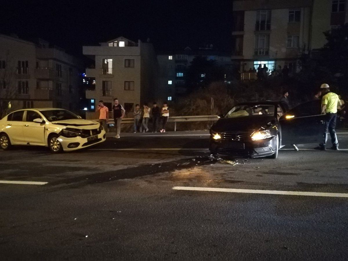Eskihisar feribot iskelesi yolunda kaza: 2 yaralı