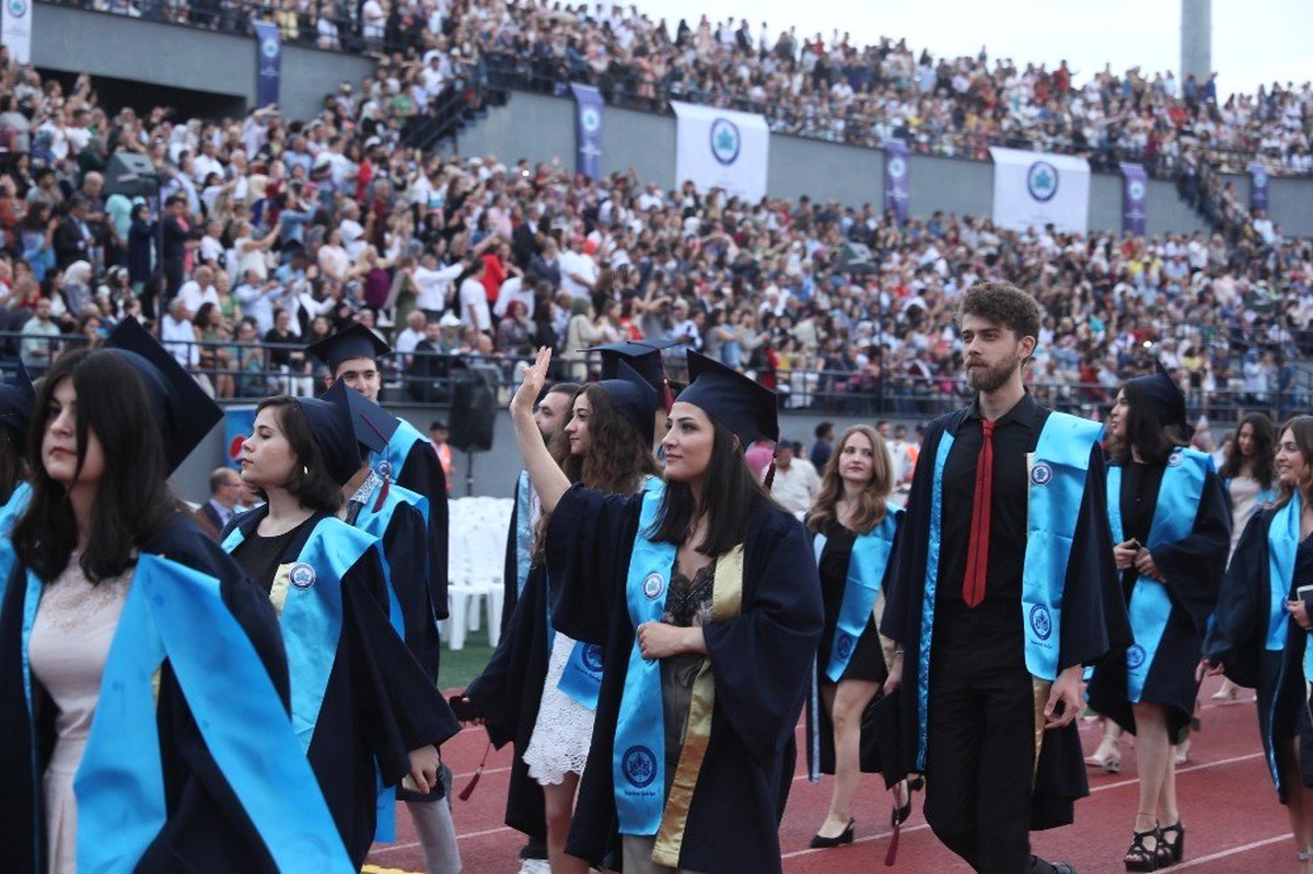 ESOGÜ\'de 2019 yılı mezuniyet töreni düzenlendi