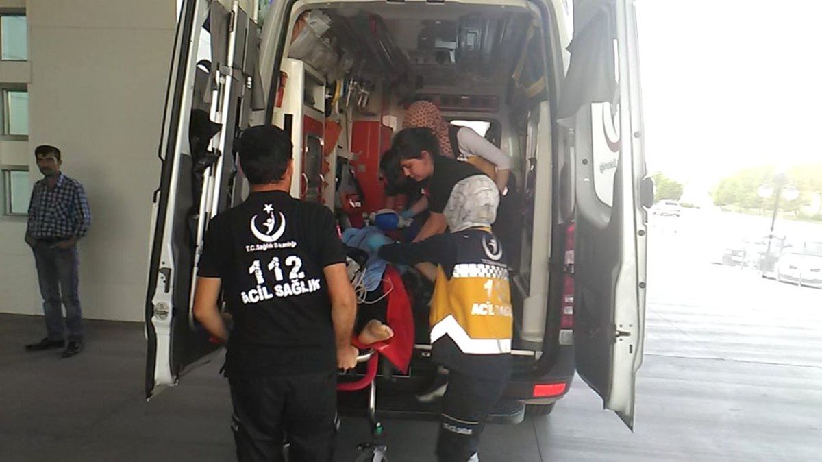 Genç öğretmeni öldürdü, annesini ve kardeşini ağır yaraladı