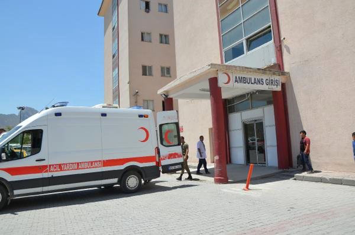Hakkari\'de kaza kurşunuyla bir asker şehit oldu