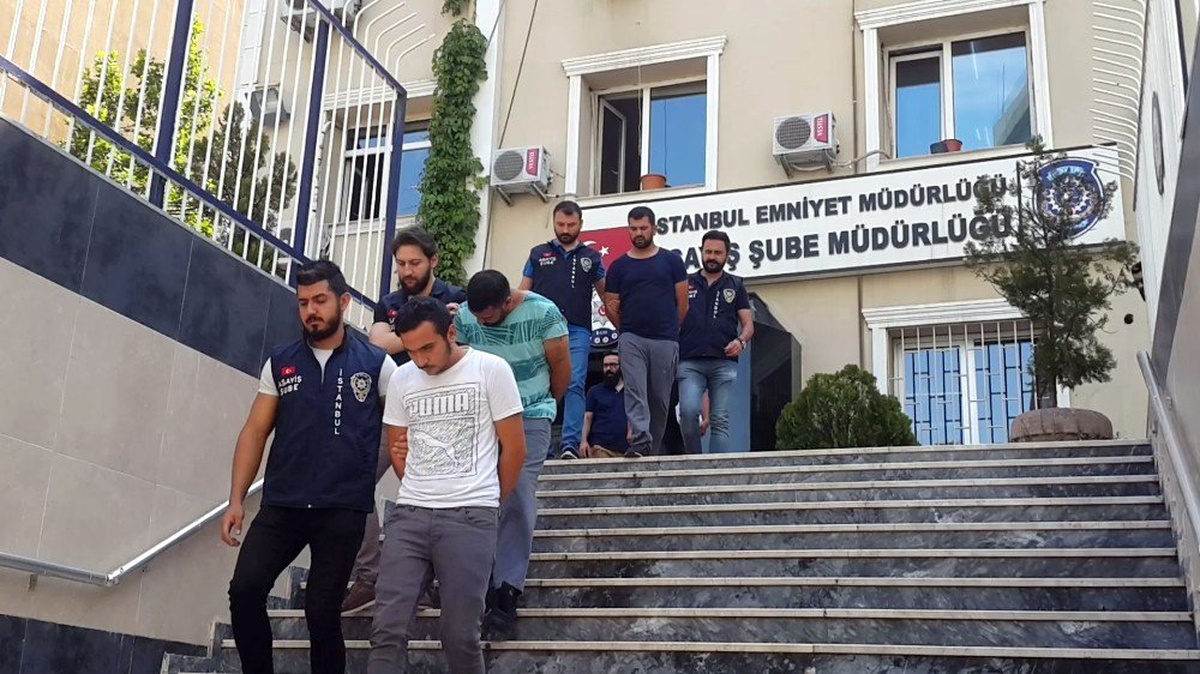 İstanbul\'da iş yerlerine dadanan hırsızlık çetesi polis tarafından çökertildi